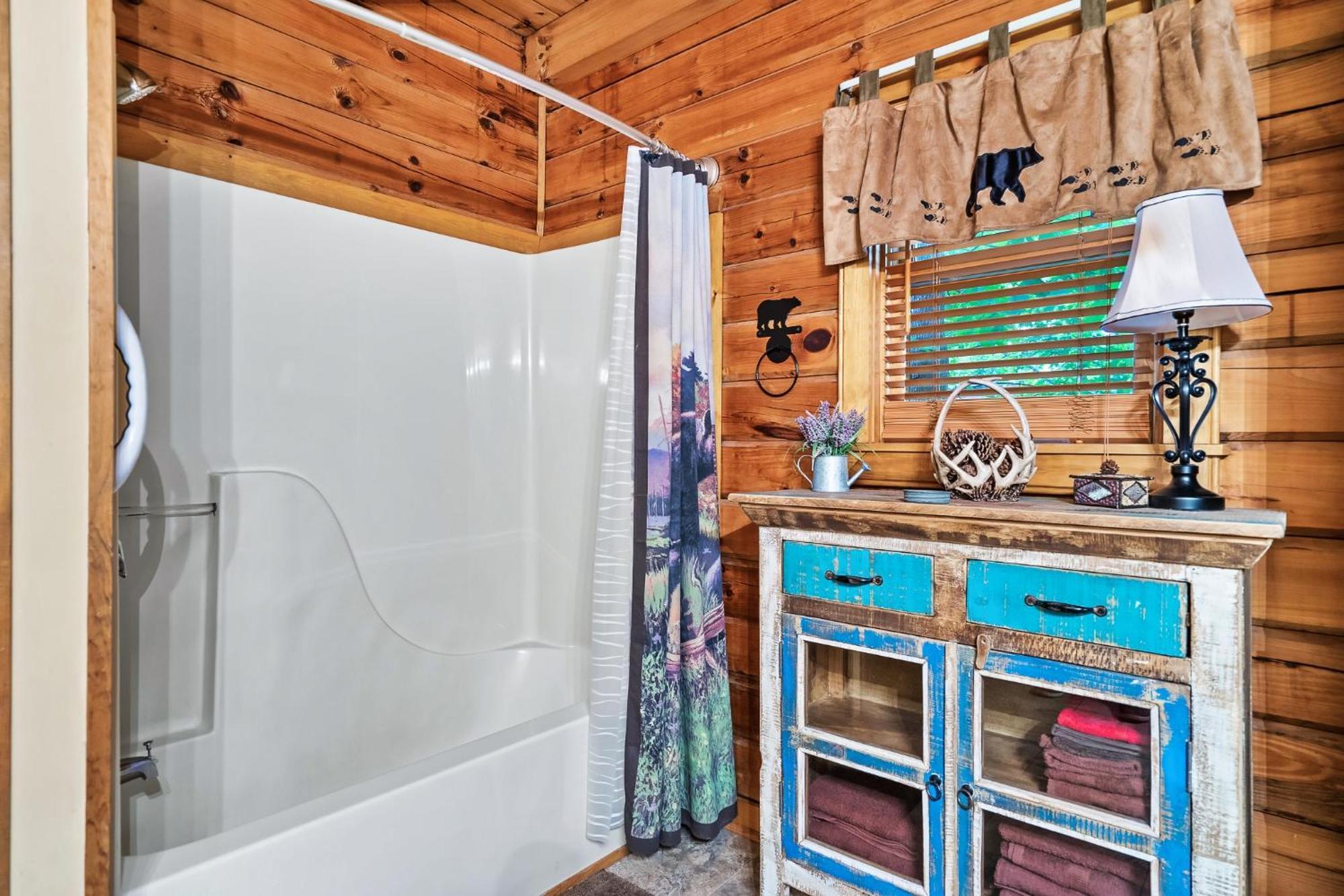 Cozy, Ada Accessible, Family Cabin With Hot Tub Sevierville Exterior photo