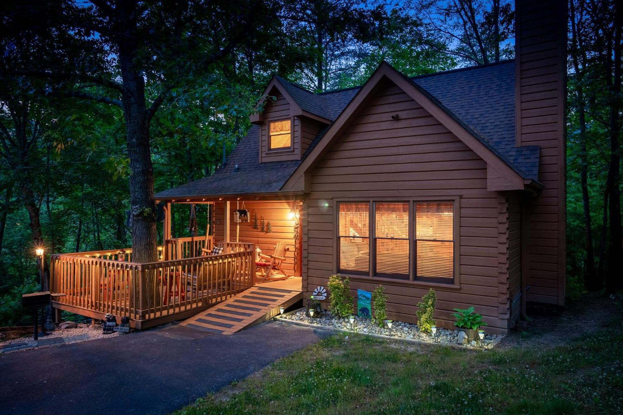 Cozy, Ada Accessible, Family Cabin With Hot Tub Sevierville Exterior photo